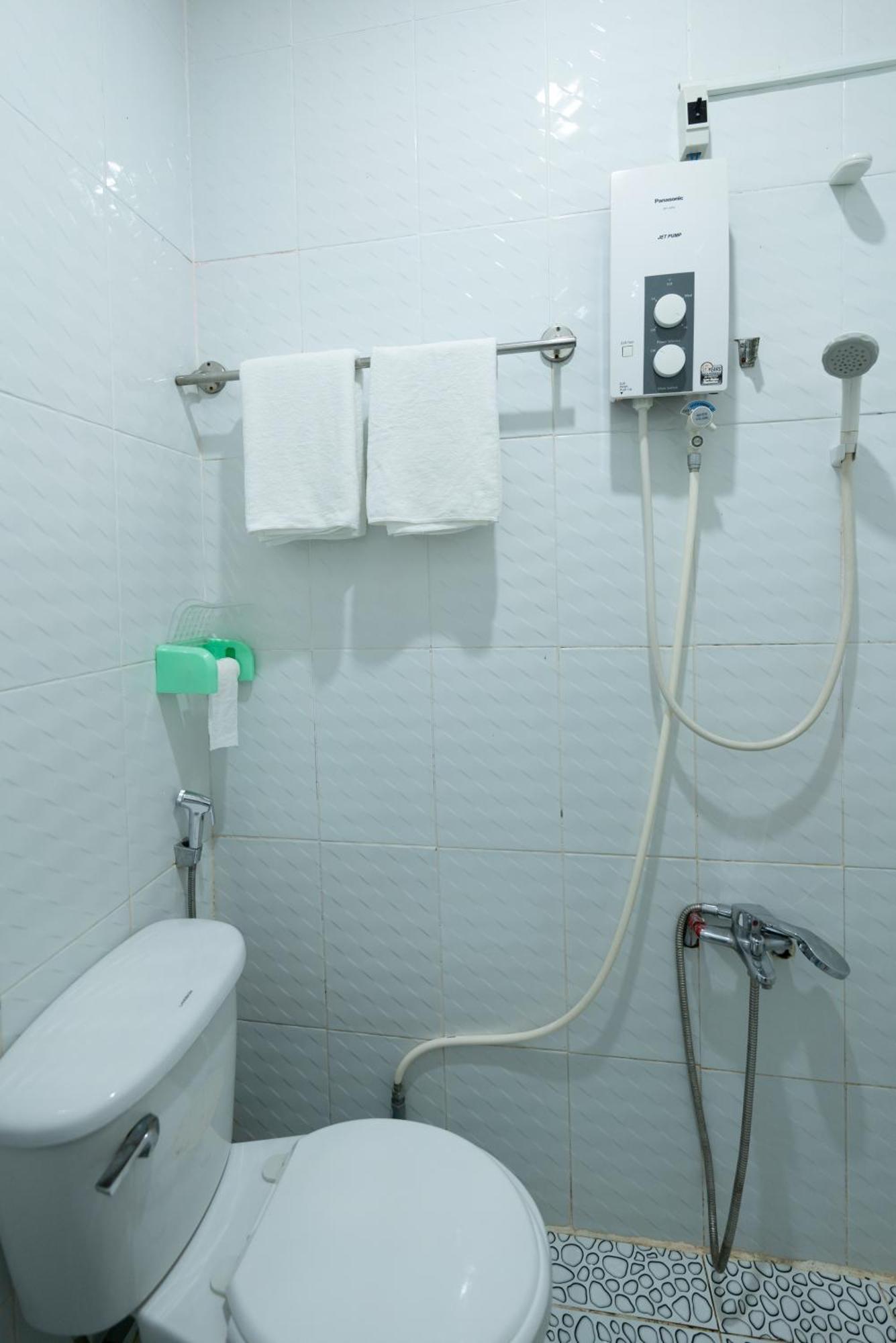 Thien Thanh Hotel Vinh Long Exterior photo