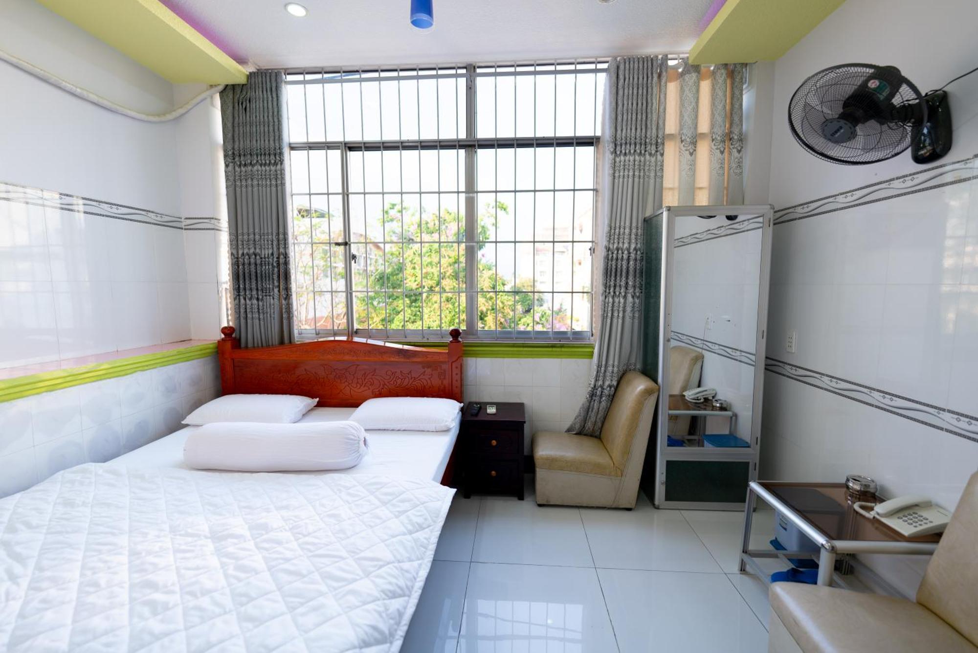 Thien Thanh Hotel Vinh Long Exterior photo