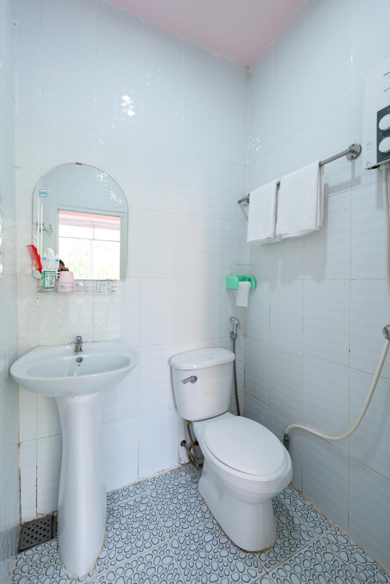 Thien Thanh Hotel Vinh Long Exterior photo