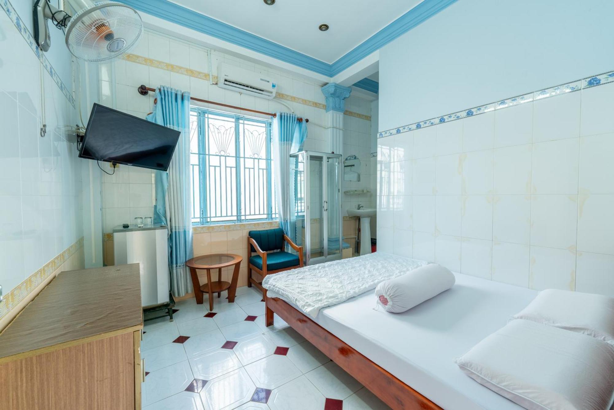 Thien Thanh Hotel Vinh Long Exterior photo
